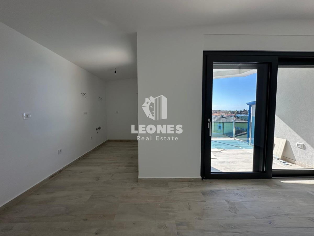 Appartamento di qualità con vista mare a Lovrečica in ottima posizione