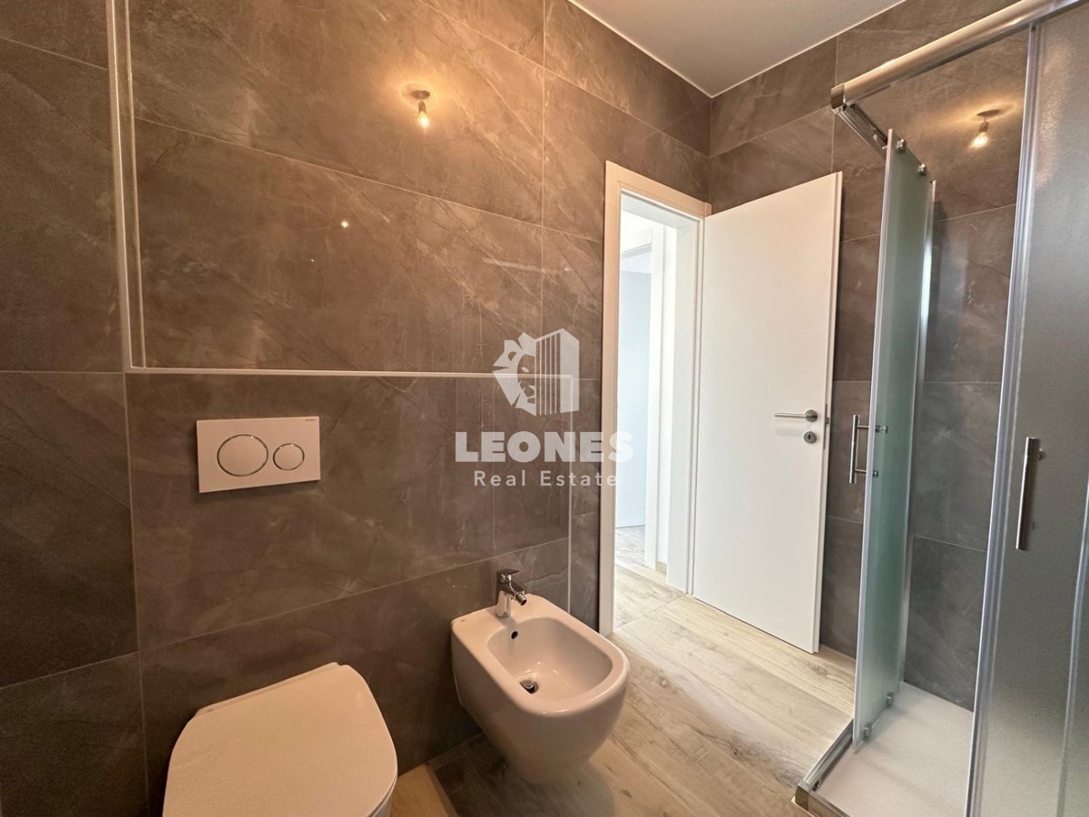 Appartamento di qualità con vista mare a Lovrečica in ottima posizione