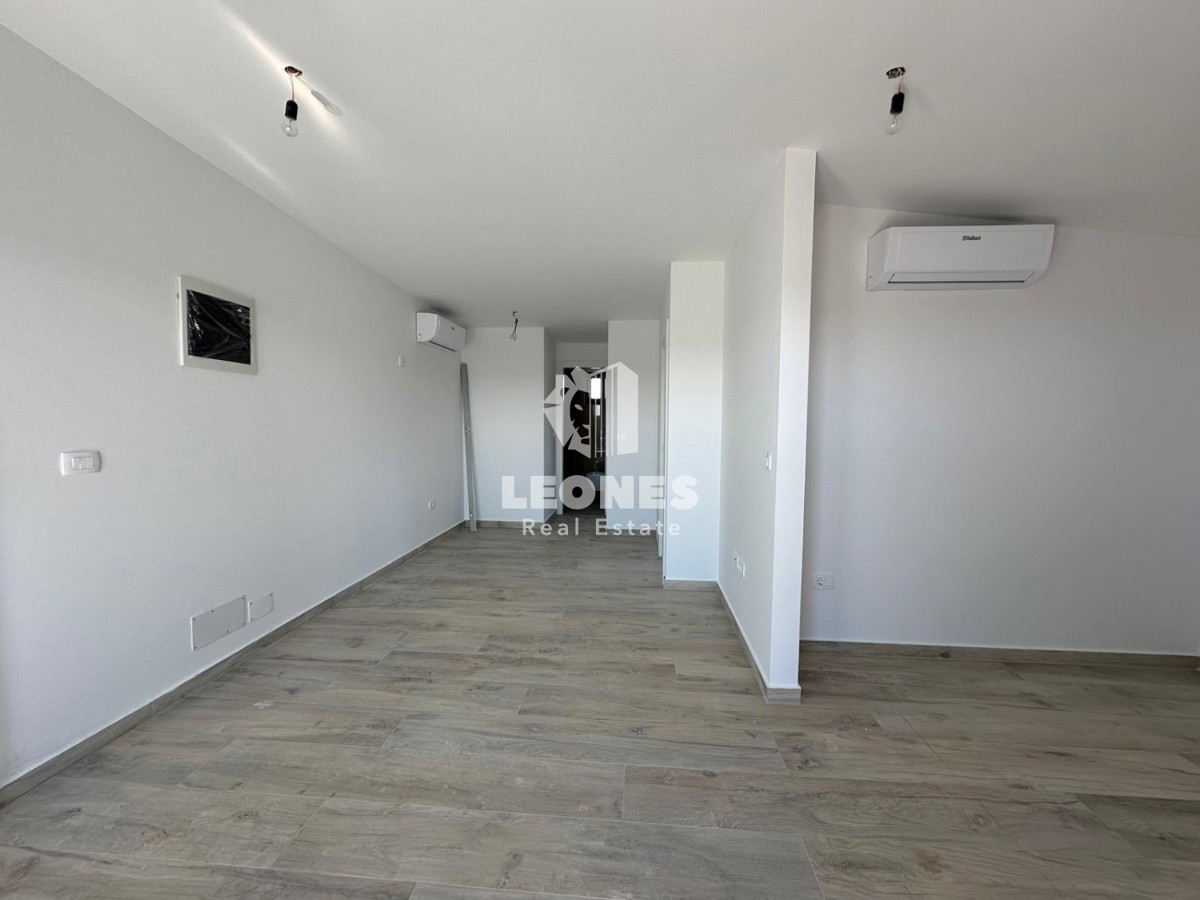 Appartamento di qualità con vista mare a Lovrečica in ottima posizione