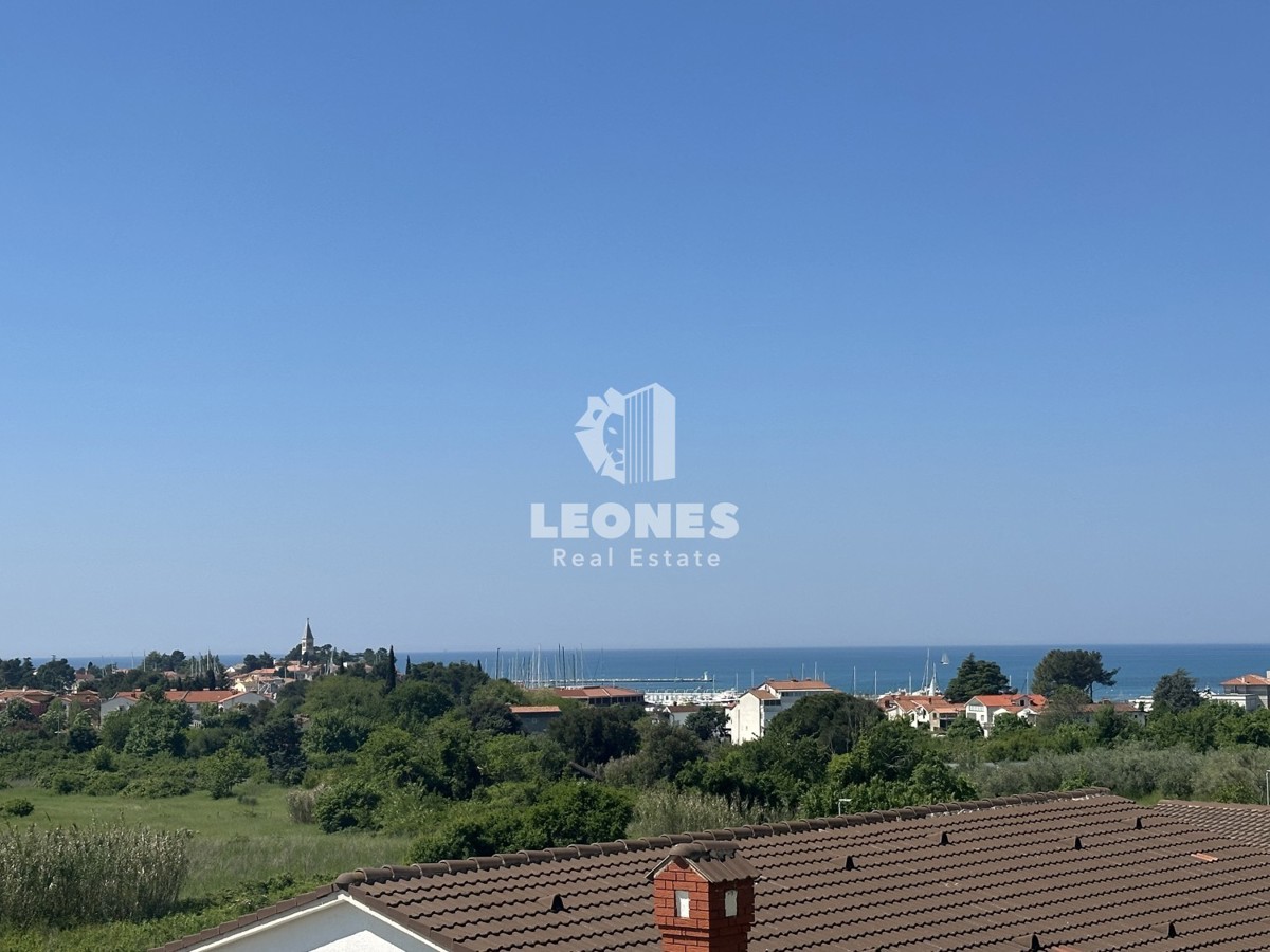 Appartamento con vista mare aperta in una posizione fantastica a Cittanova
