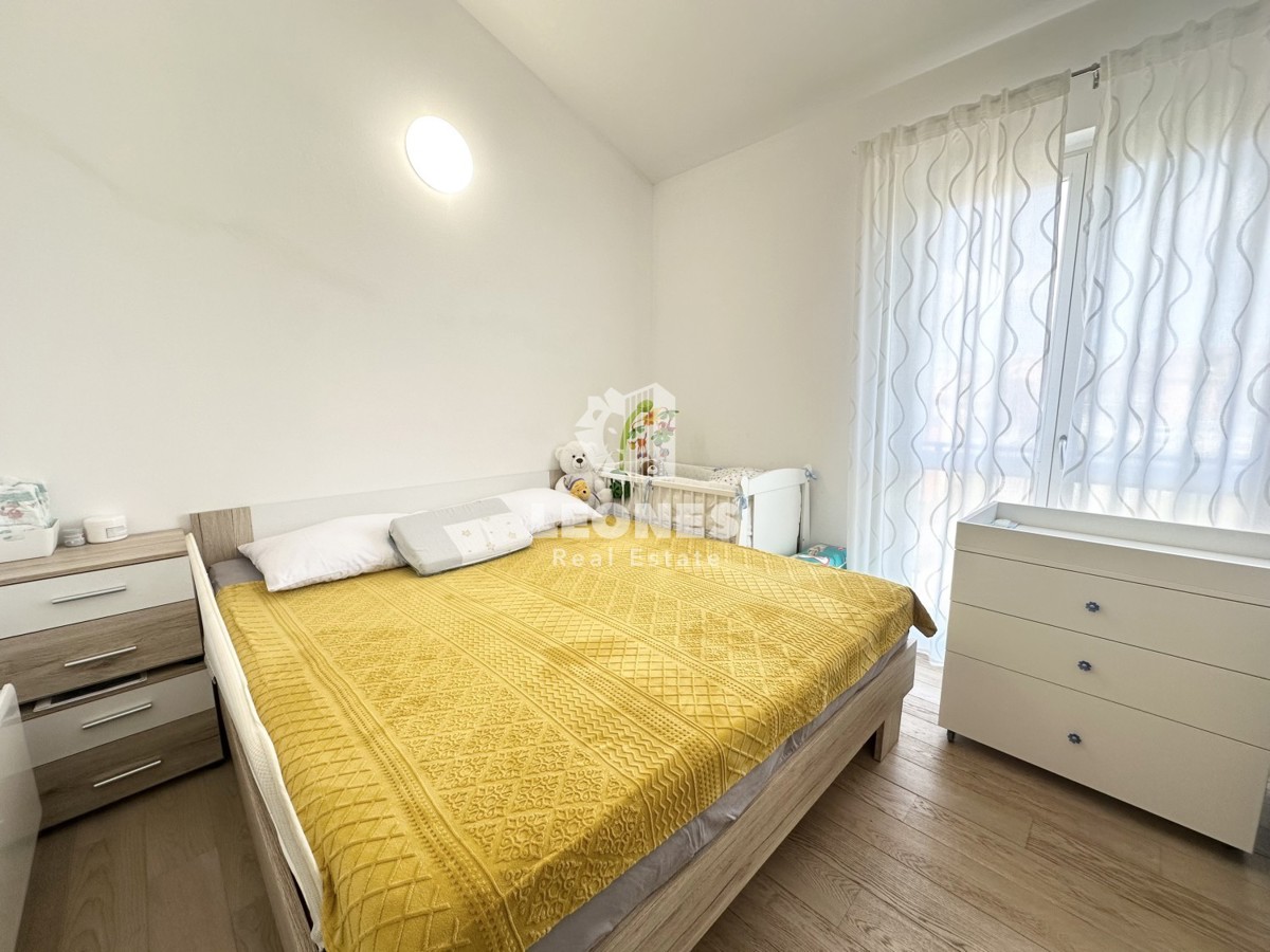 Appartamento con vista mare aperta in una posizione fantastica a Cittanova
