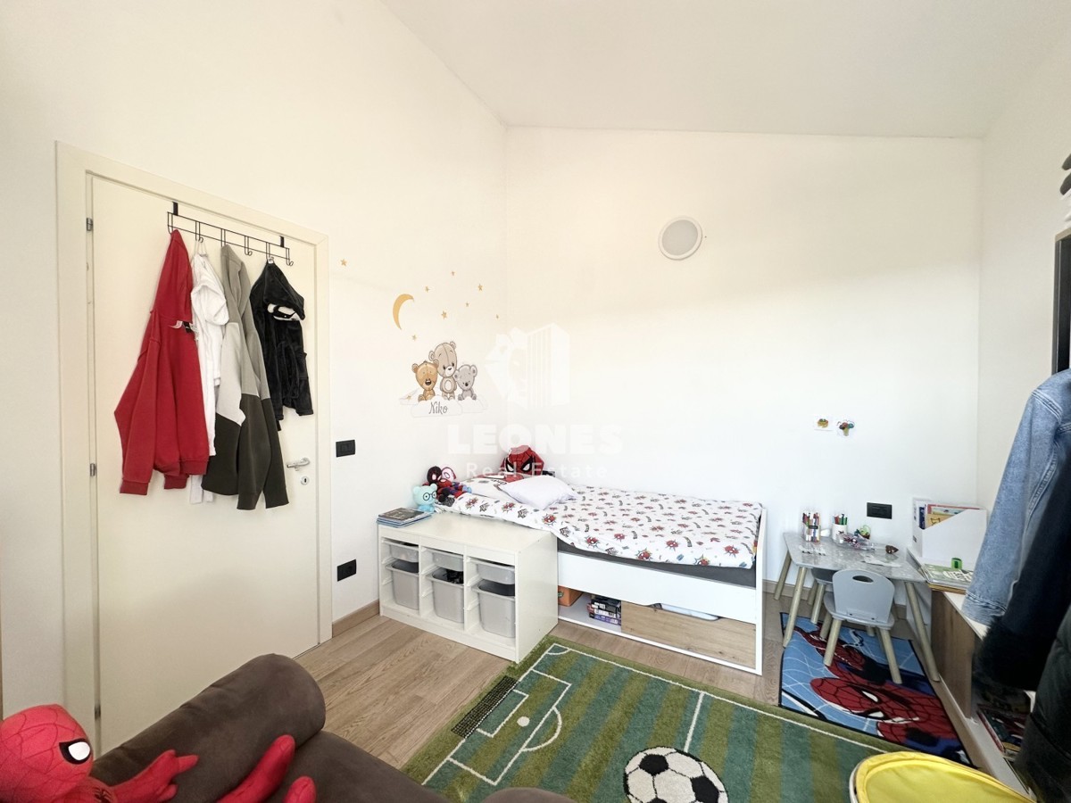 Appartamento con vista mare aperta in una posizione fantastica a Cittanova
