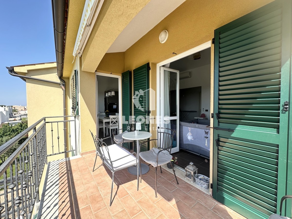 Appartamento con vista mare aperta in una posizione fantastica a Cittanova