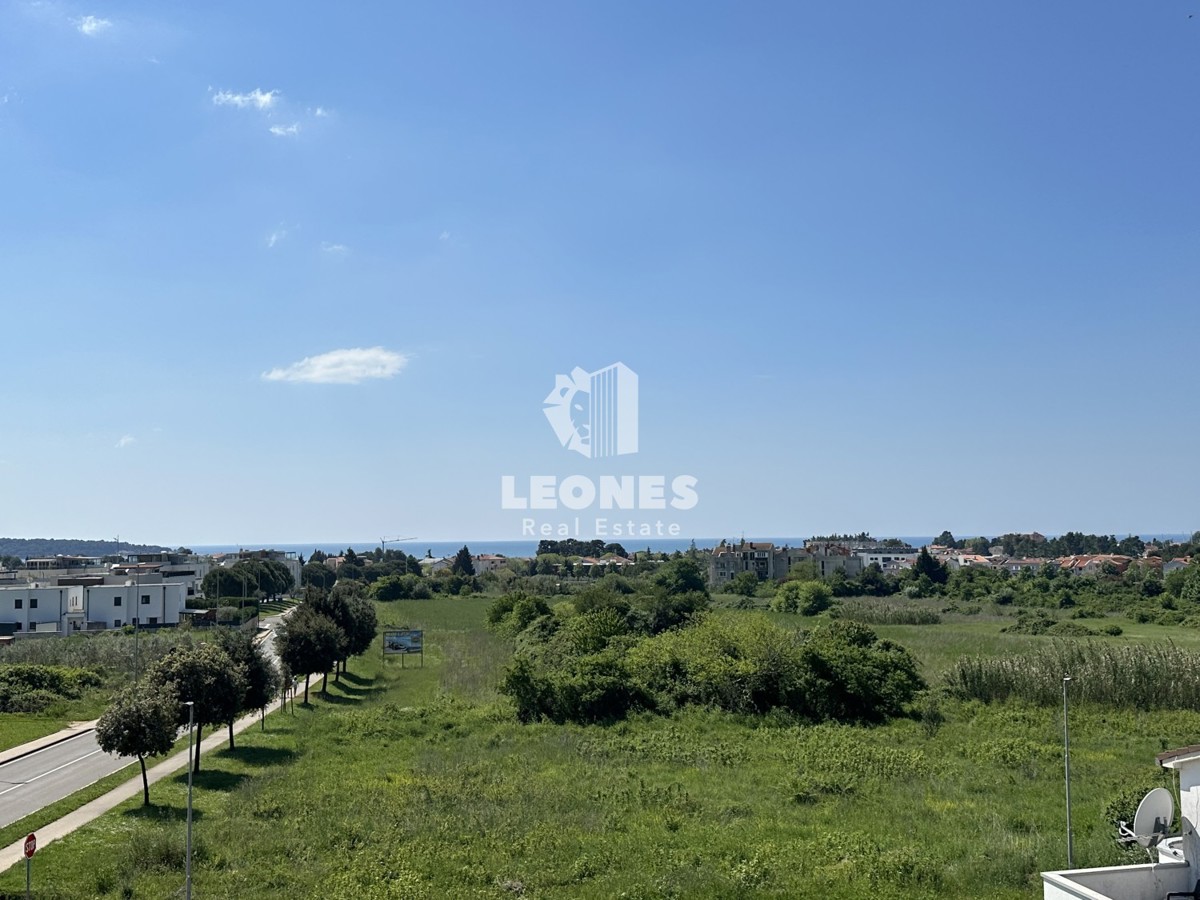 Appartamento con vista mare aperta in una posizione fantastica a Cittanova