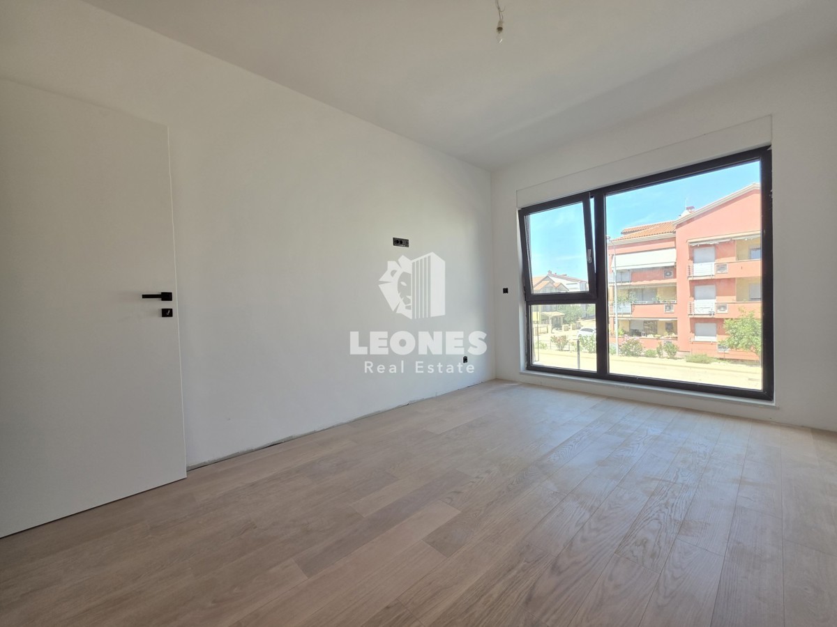 Appartamento di qualità al primo piano in un nuovo edificio a Umag - Umago