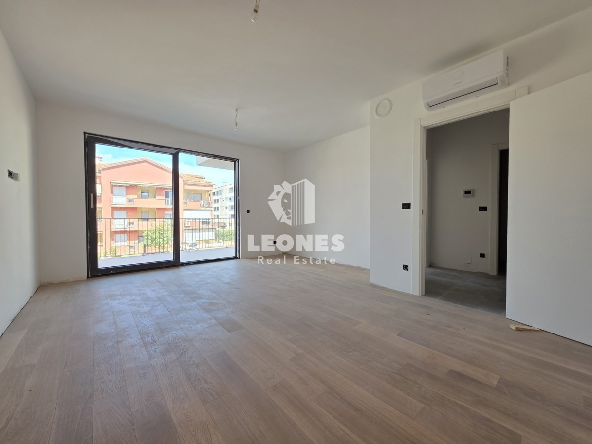 Appartamento di qualità al primo piano in un nuovo edificio a Umag - Umago