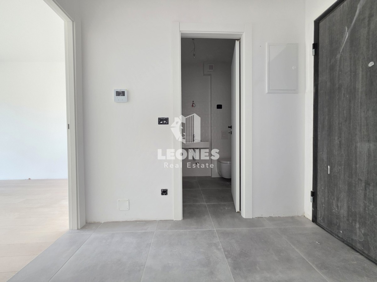 Appartamento di qualità al primo piano in un nuovo edificio a Umag - Umago
