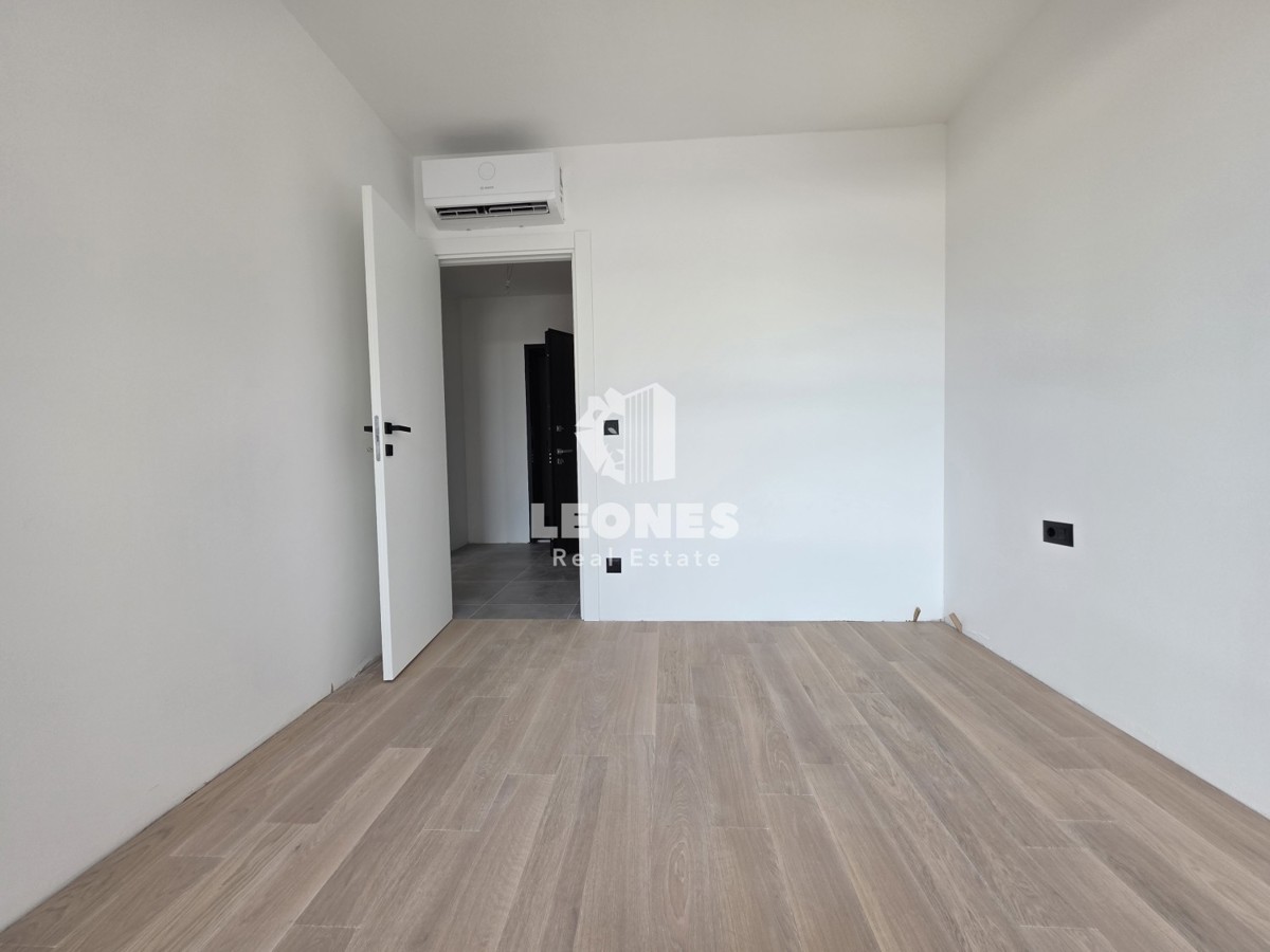 Appartamento al terzo piano di un edificio di nuova costruzione di qualità con posto auto in garage a Umago