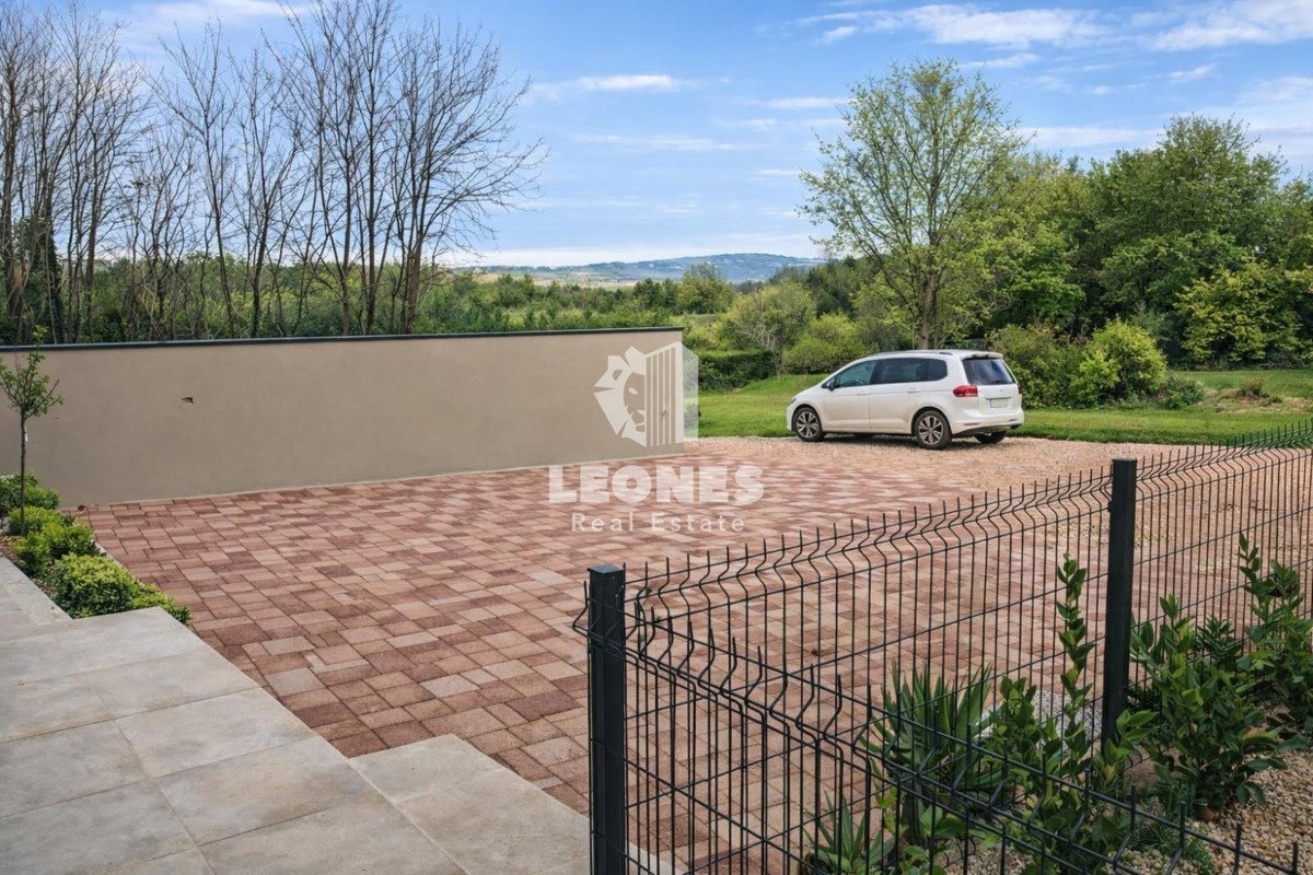 Casa indipendente con piscina vicino a Cittanova