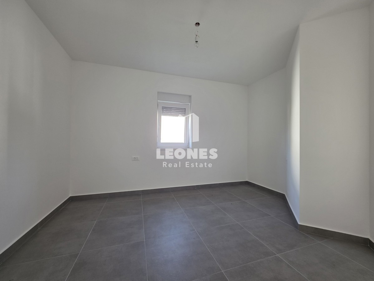 Appartamento con giardino e posto auto in garage vicino a Umago, Salvore