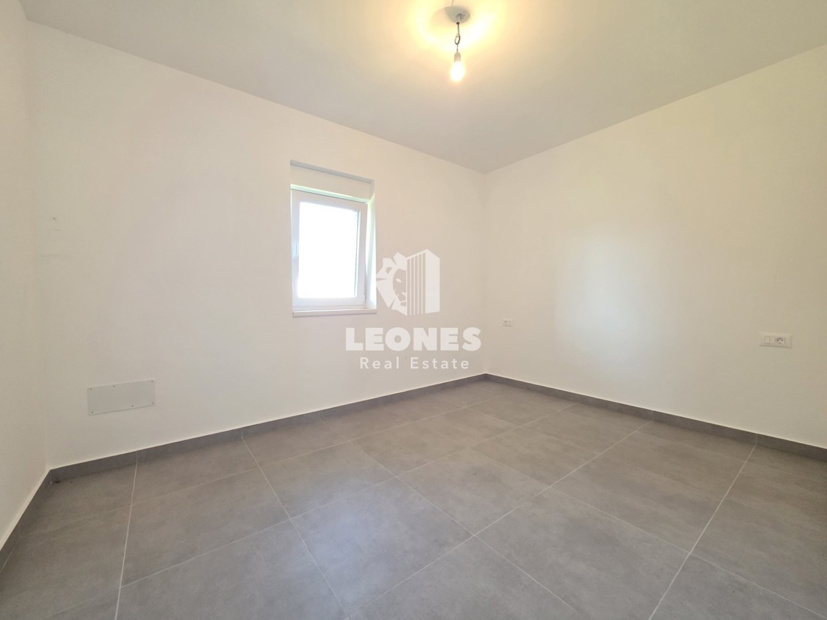 Appartamento con giardino e posto auto in garage vicino a Umago, Salvore