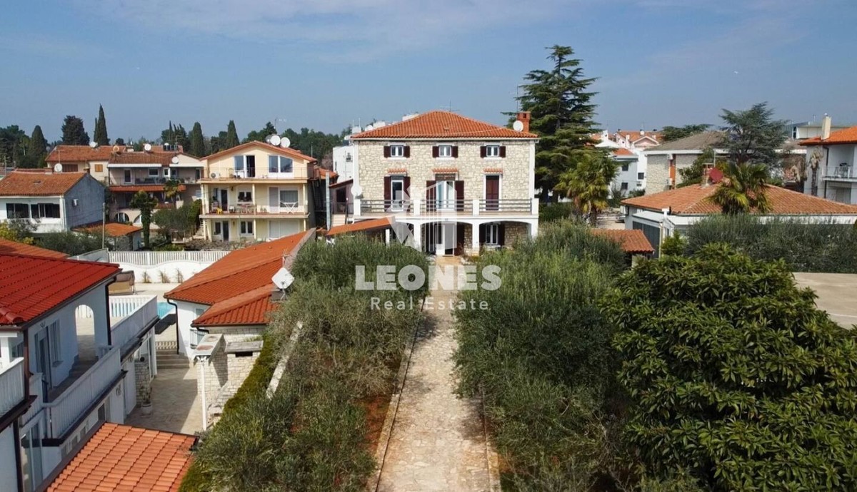 Casa in pietra in prima fila al mare a Umag - Umago