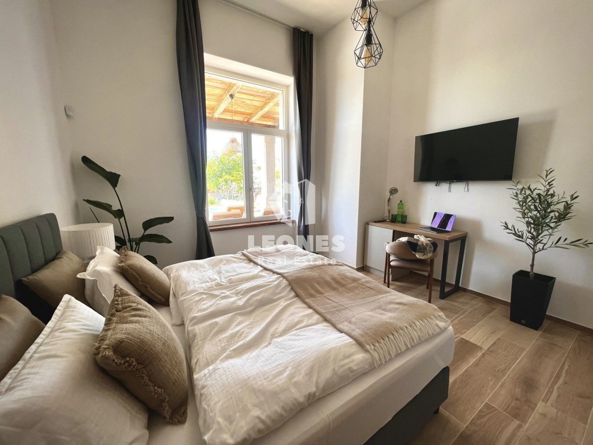 Un'imponente villa immersa nel verde nei ditorni a Vižinada