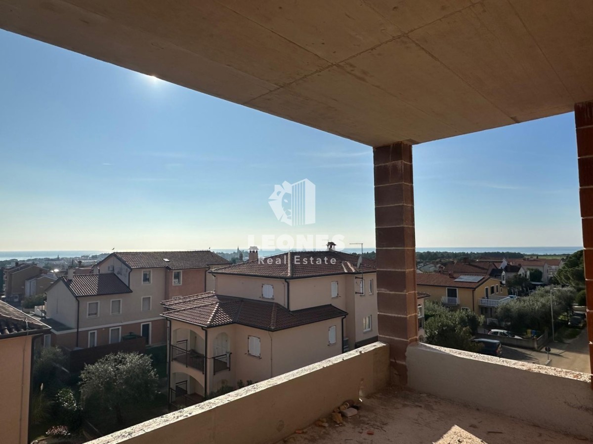 Appartamento in una nuova costruzione con una bellissima vista panoramica sul mare a Cittanova