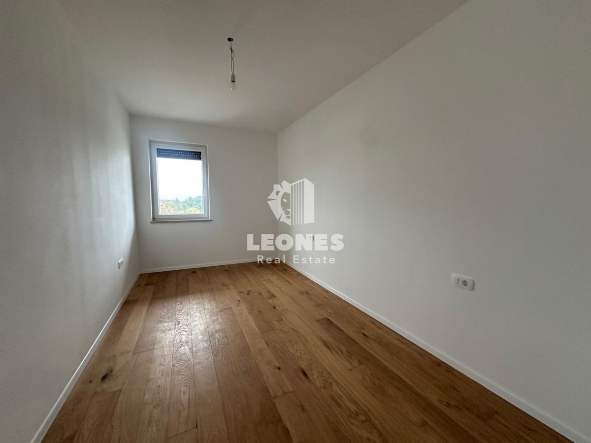 Appartamento al secondo piano in un nuovo edificio di qualità con ascensore e vista sul mare a Tar