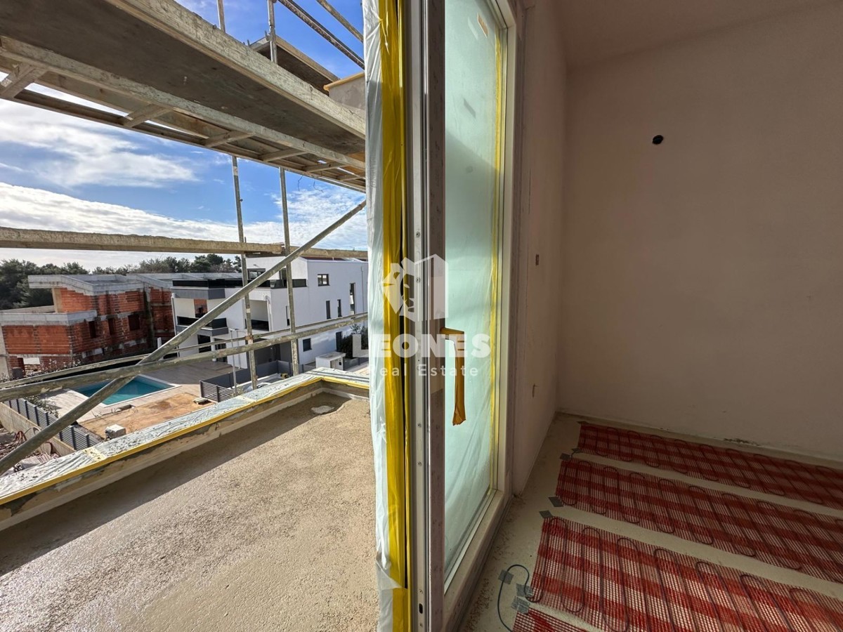 Appartamento al secondo piano in un nuovo edificio di qualità con ascensore e vista sul mare a Tar