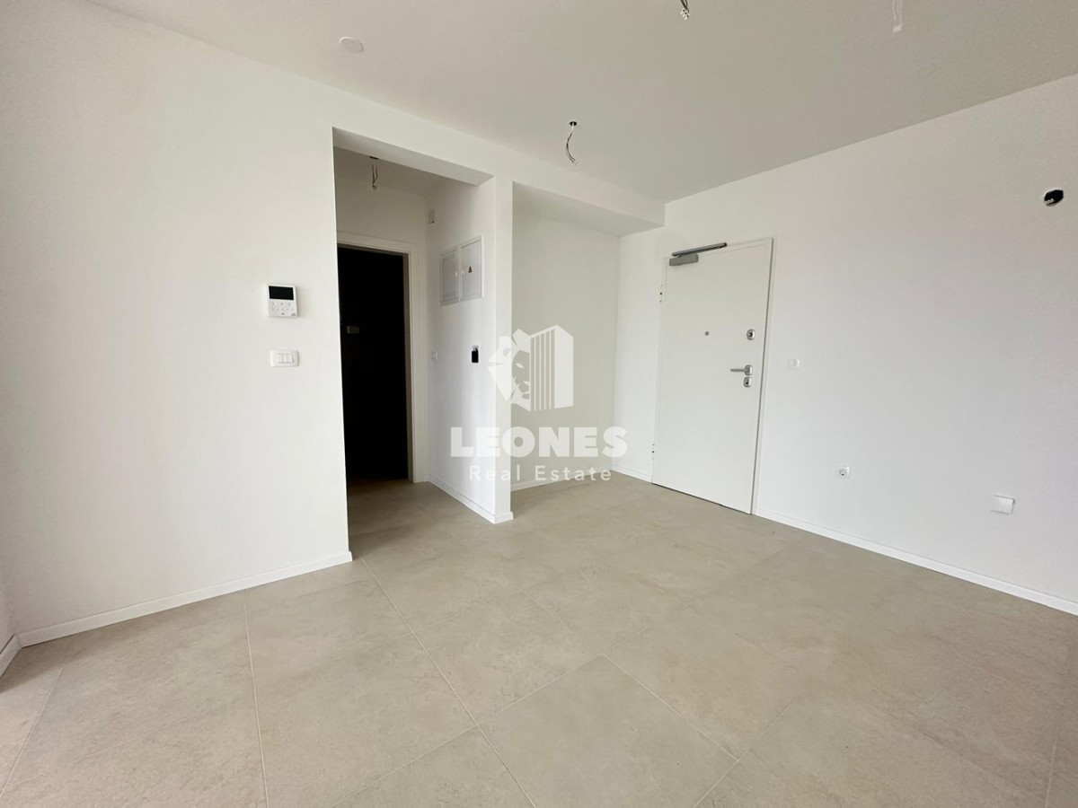 Appartamento al secondo piano in un nuovo edificio di qualità con ascensore e vista sul mare a Tar