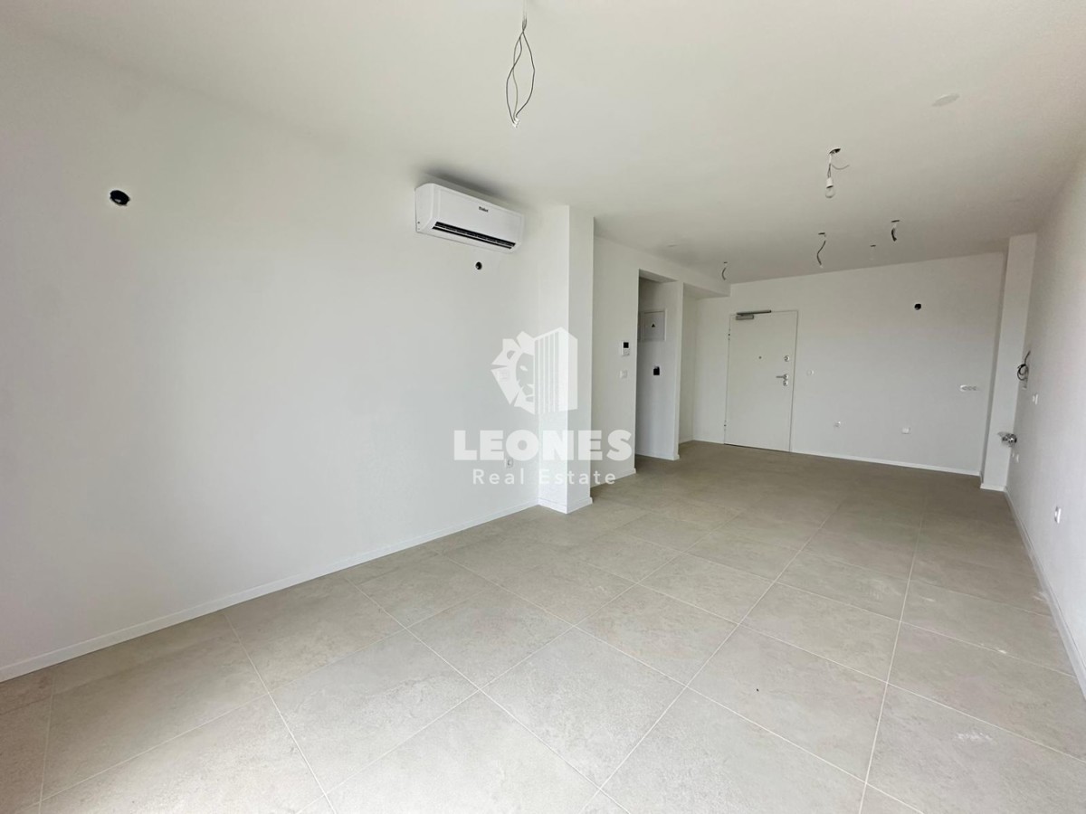 Appartamento al secondo piano in un nuovo edificio di qualità con ascensore e vista sul mare a Tar