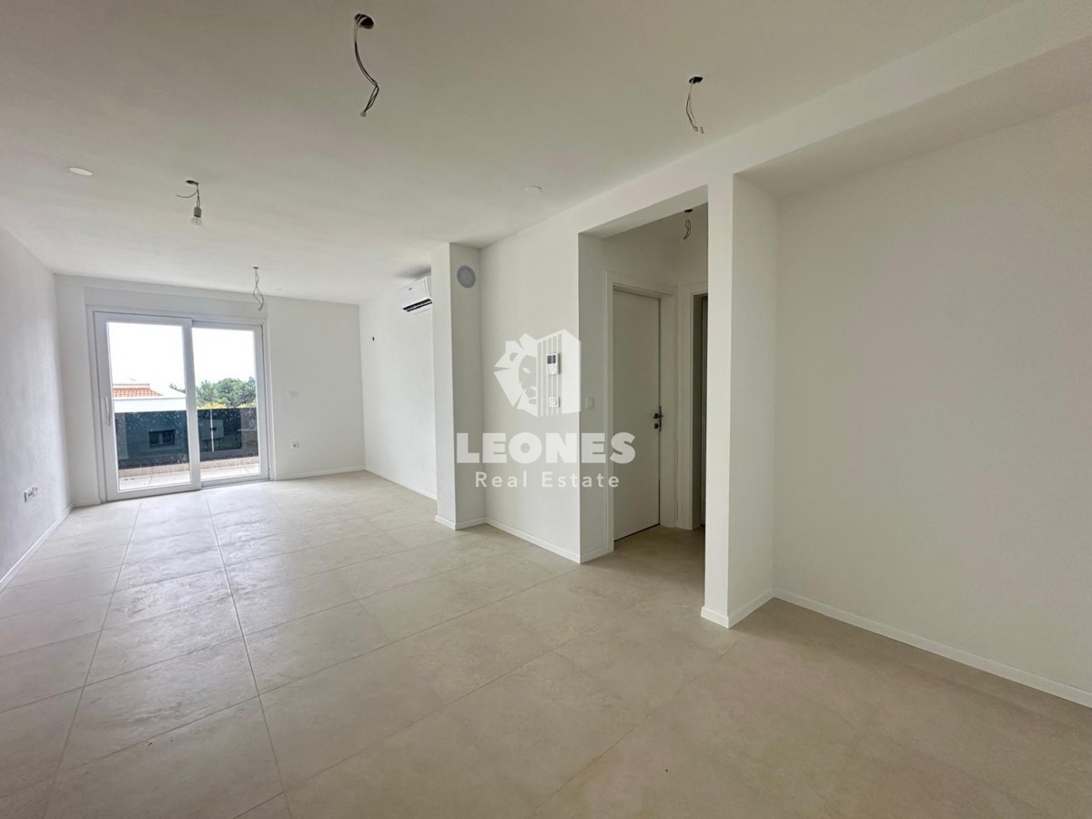 Appartamento al secondo piano in un nuovo edificio di qualità con ascensore e vista sul mare a Tar