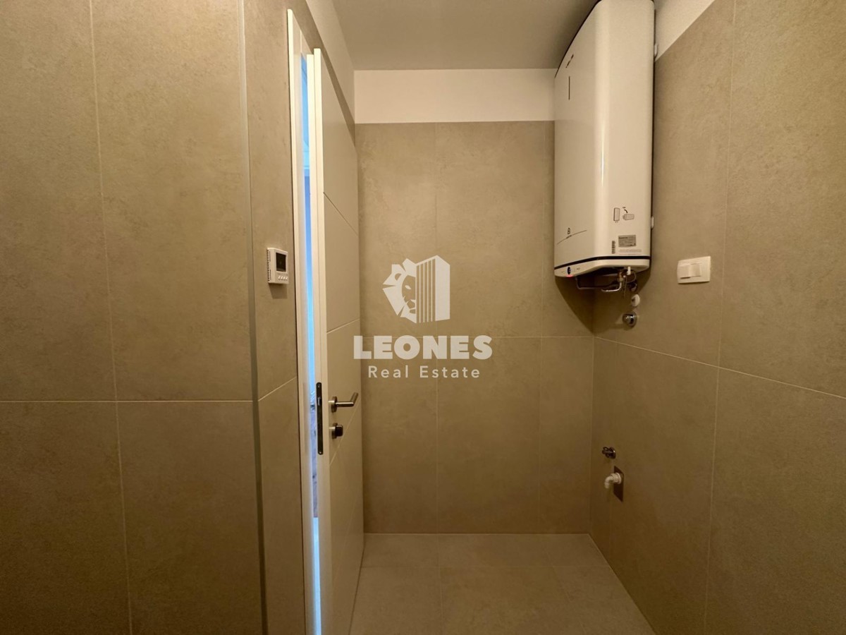 Appartamento al secondo piano in un nuovo edificio di qualità con ascensore e vista sul mare a Tar