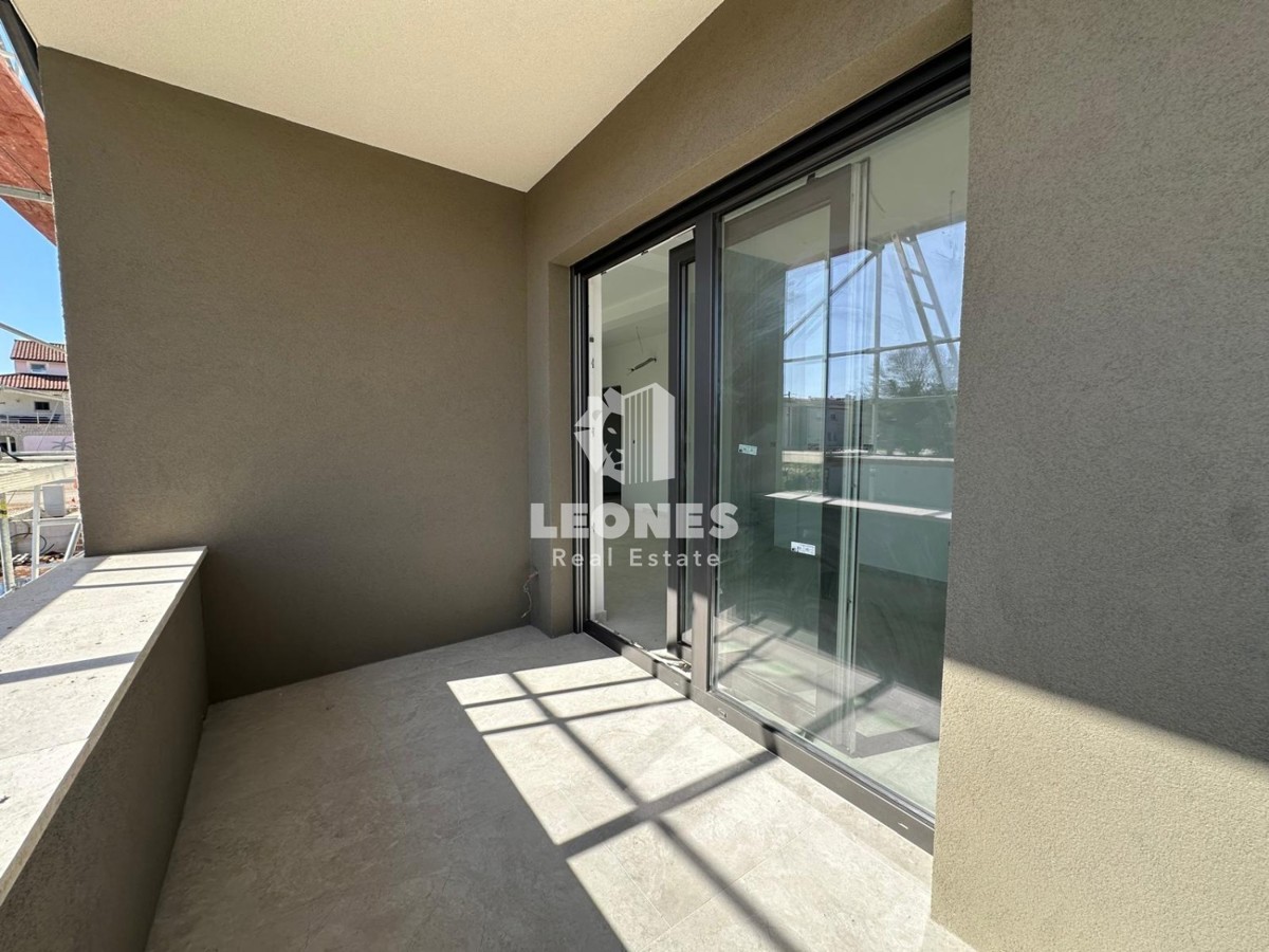 Appartamento al primo piano con due camere da letto in un nuovo edificio di qualità con ascensore a Tar