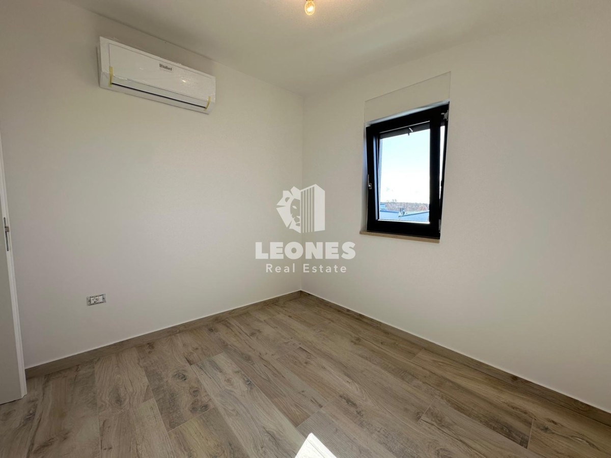 Appartamento duplex con vista mare a Lovrečica, a soli 300 metri dal mare