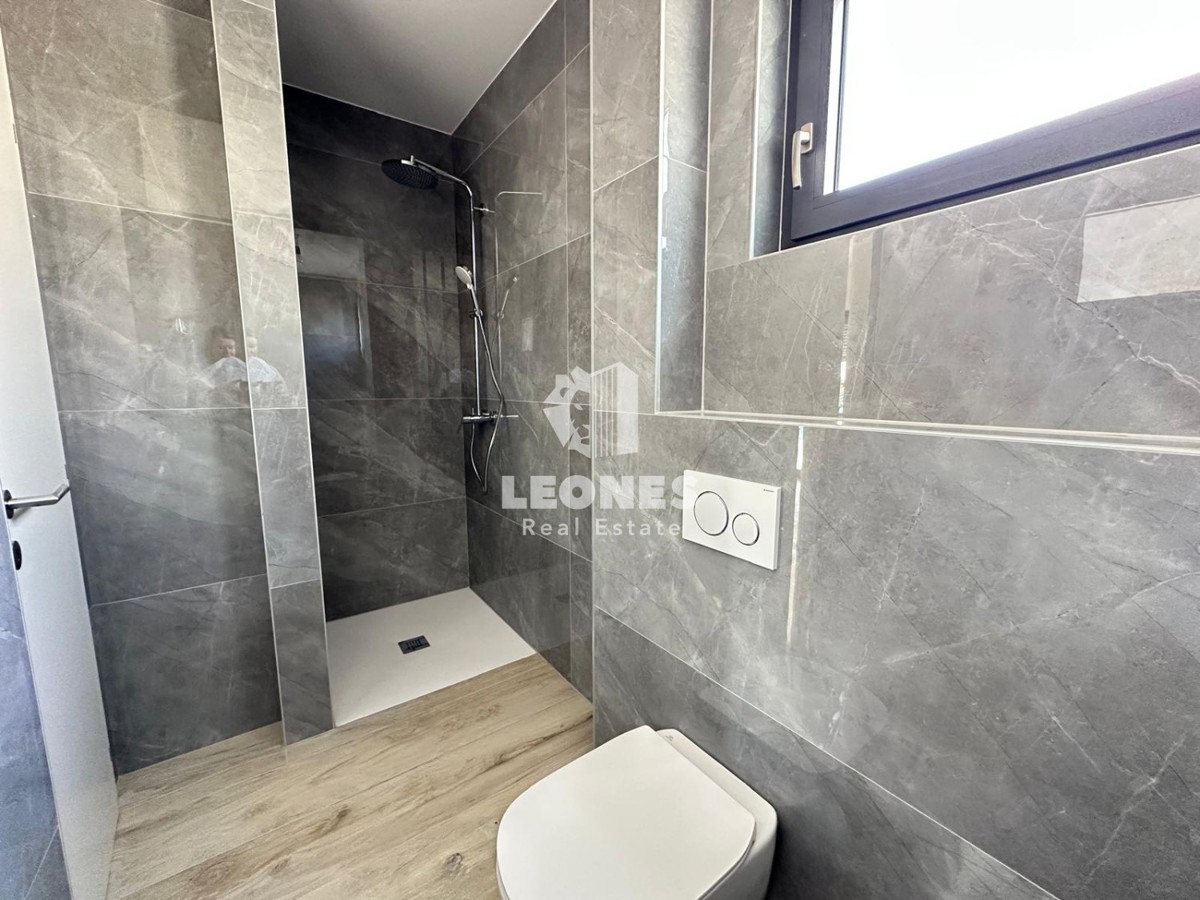 Appartamento duplex con vista mare a Lovrečica, a soli 300 metri dal mare