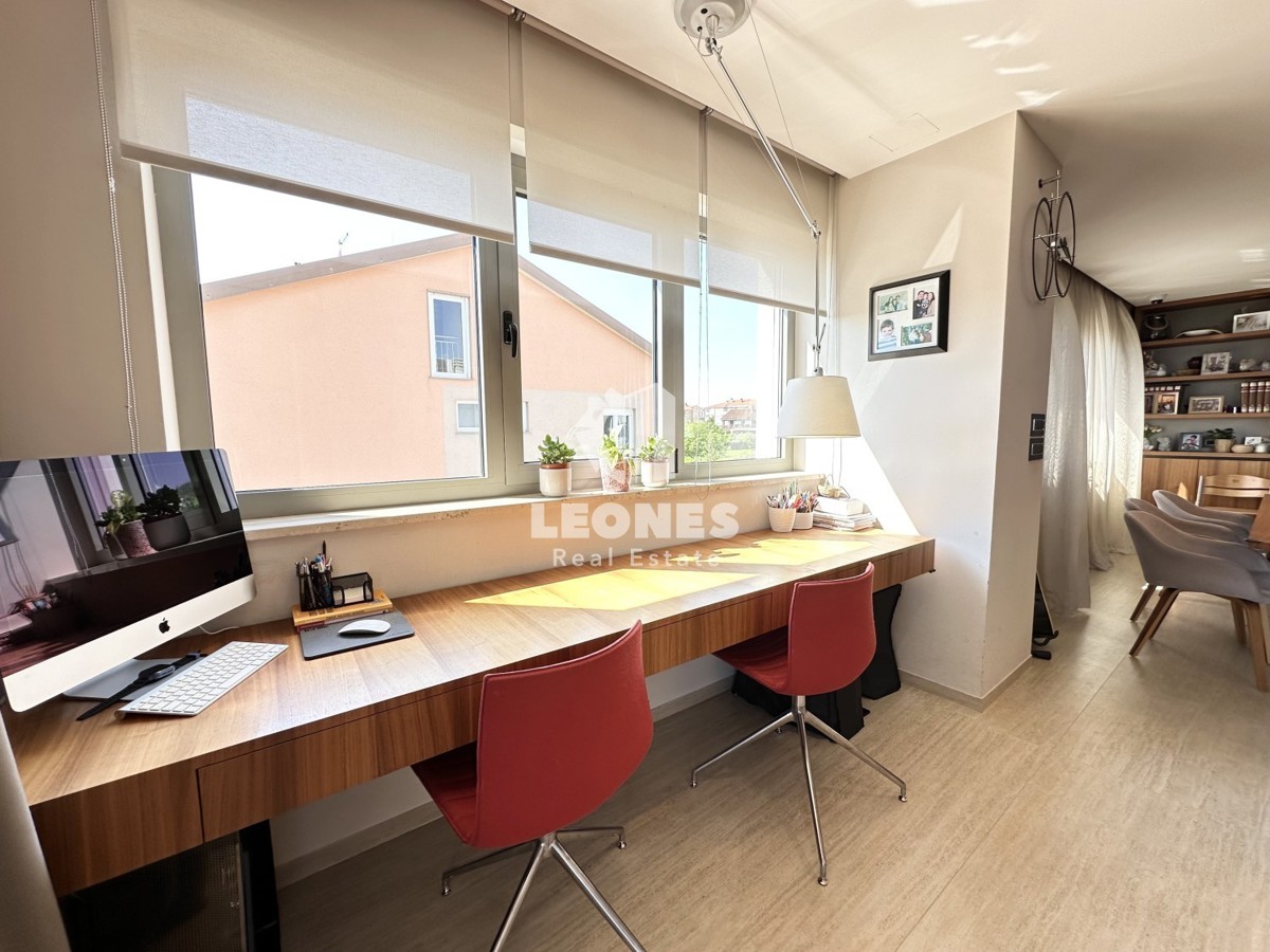 Appartamento lussuosamente arredato con vista mare in un'ottima posizione a Cittanova