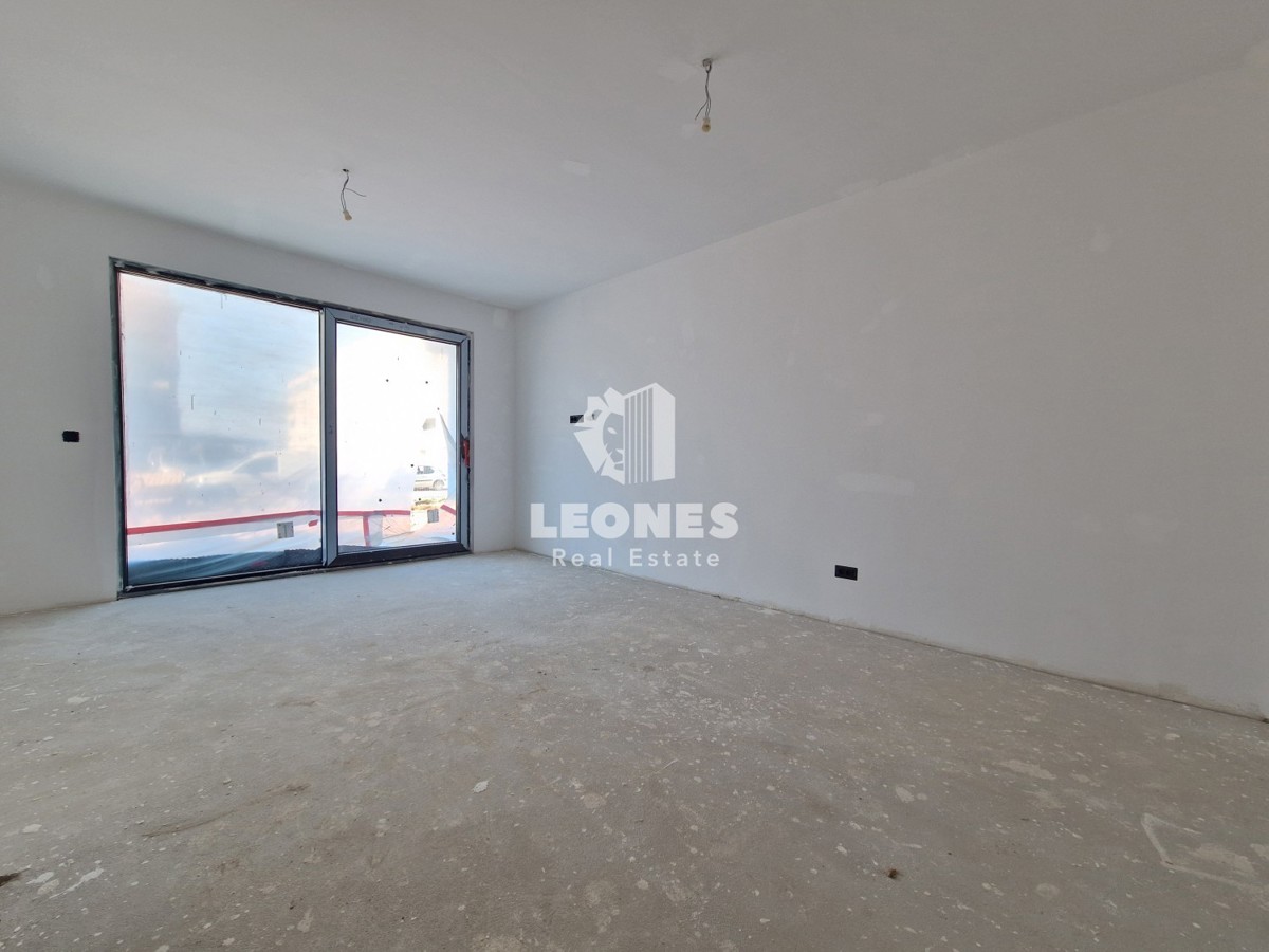 Moderno appartamento in un nuovo edificio di qualità a Umago