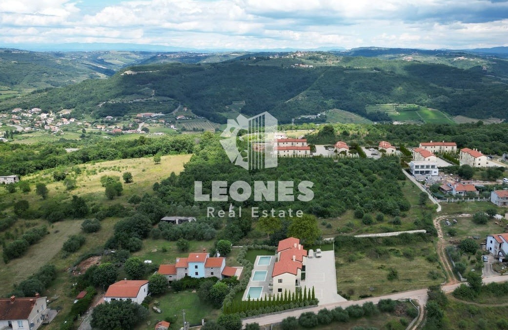 Casa a schiera con piscina vicino a Buje - Buie