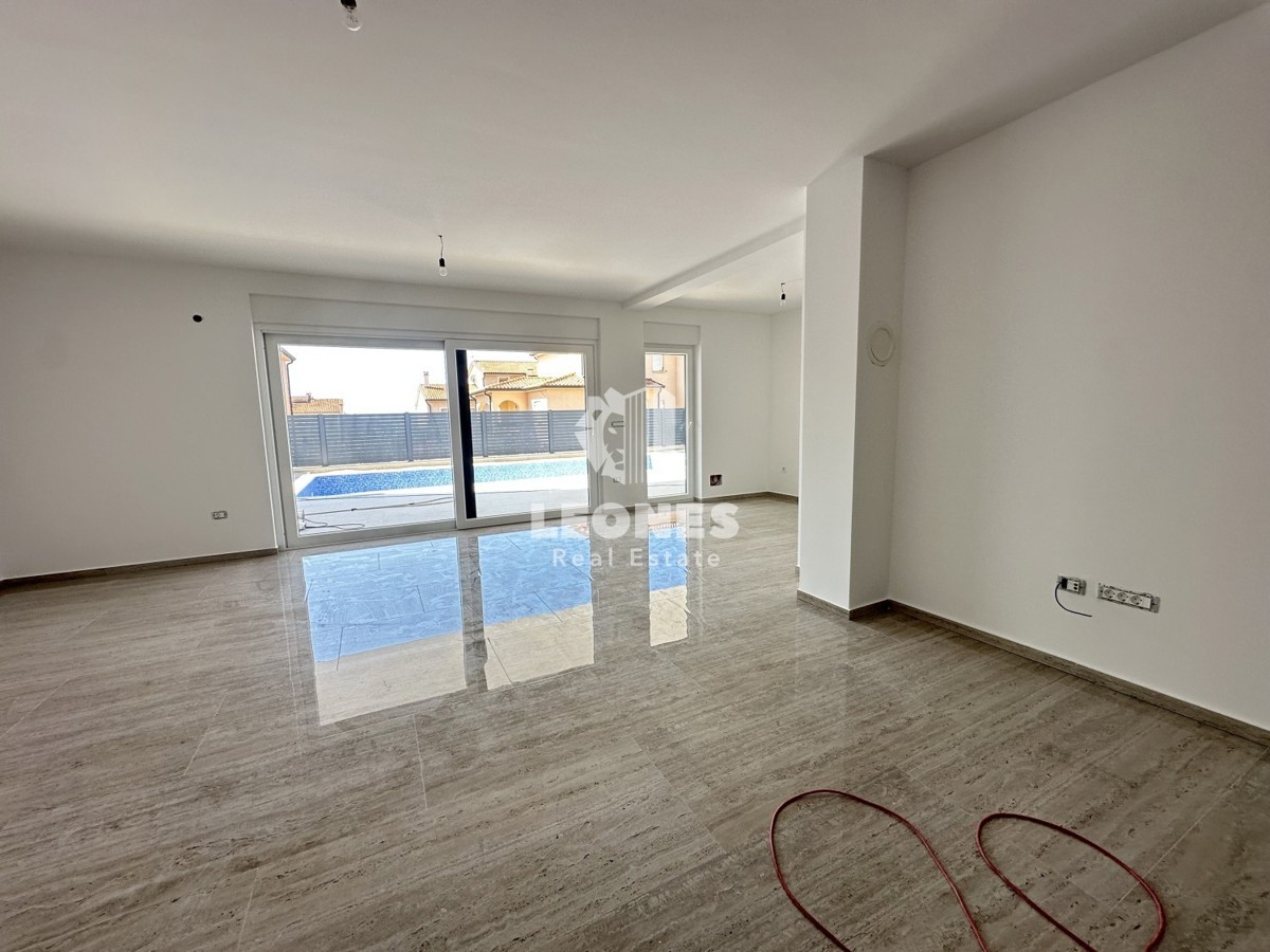 Appartamento con piscina in un'ottima posizione a Cittanova