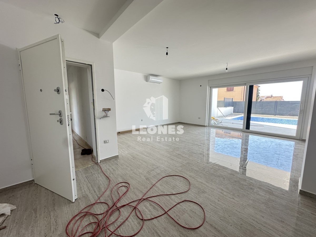 Appartamento con piscina in un'ottima posizione a Cittanova