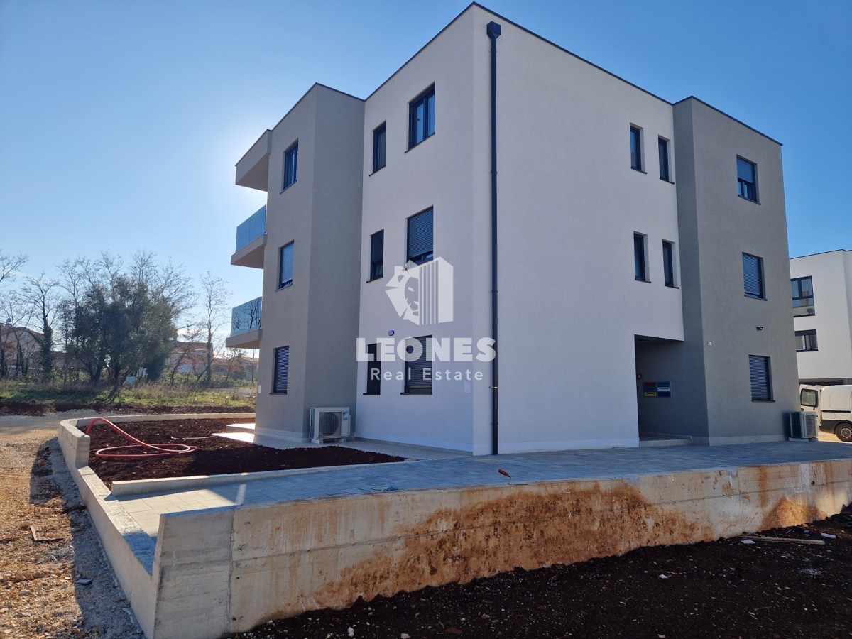 Appartamento al piano terra con giardino nelle vicinanze di Umag - Umago