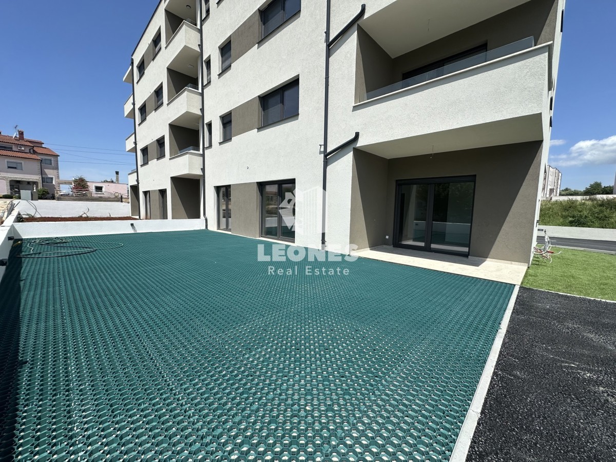 Confortevole appartamento con giardino e ingresso indipendente in un nuovo edificio di qualità a Tar