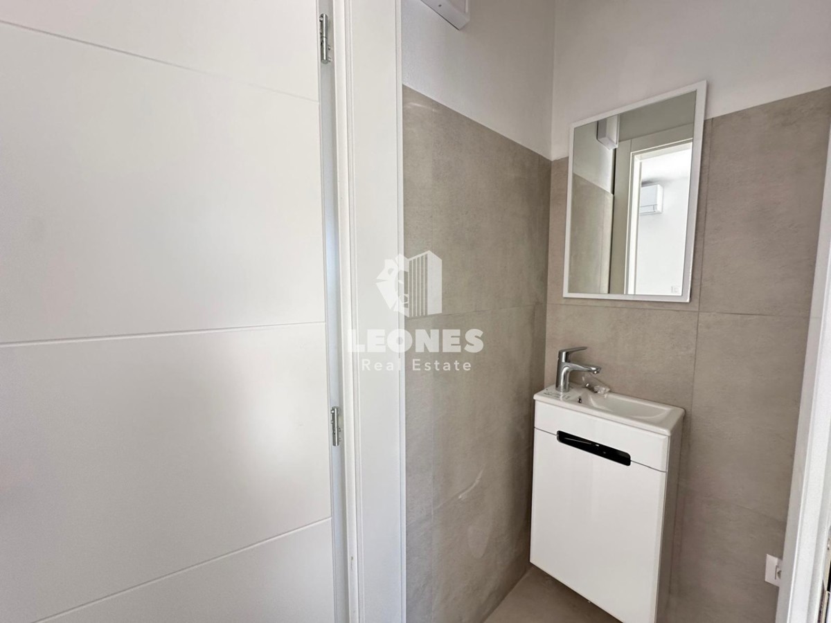 Appartamento duplex con ingresso indipendente e ampio cortile vicino a Parenzo con vista mare