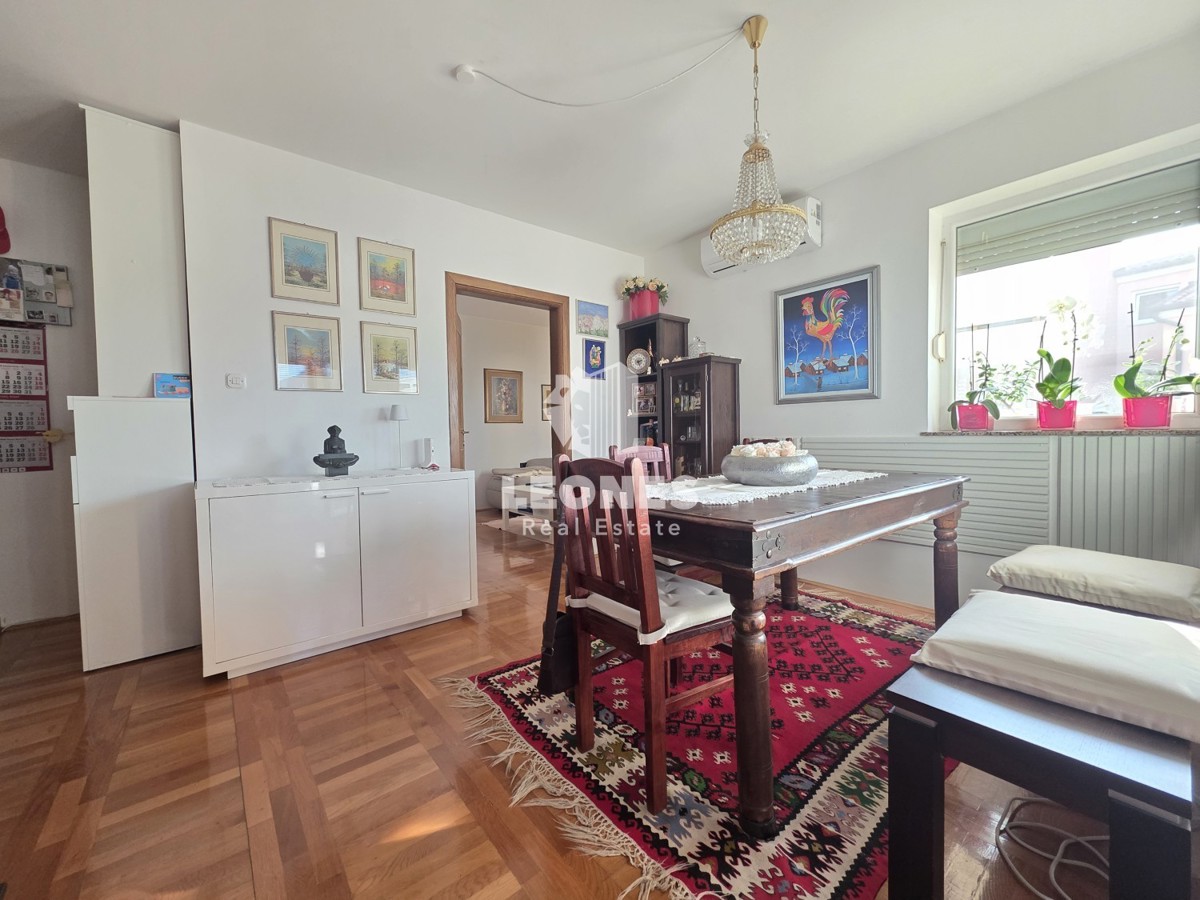 Appartamento duplex con posto auto in garage a Umag - Umago