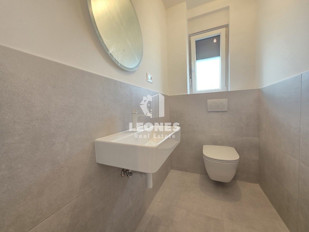 Appartamento al primo piano in un edificio di nuova costruzione di qualità a Vabriga - Tar