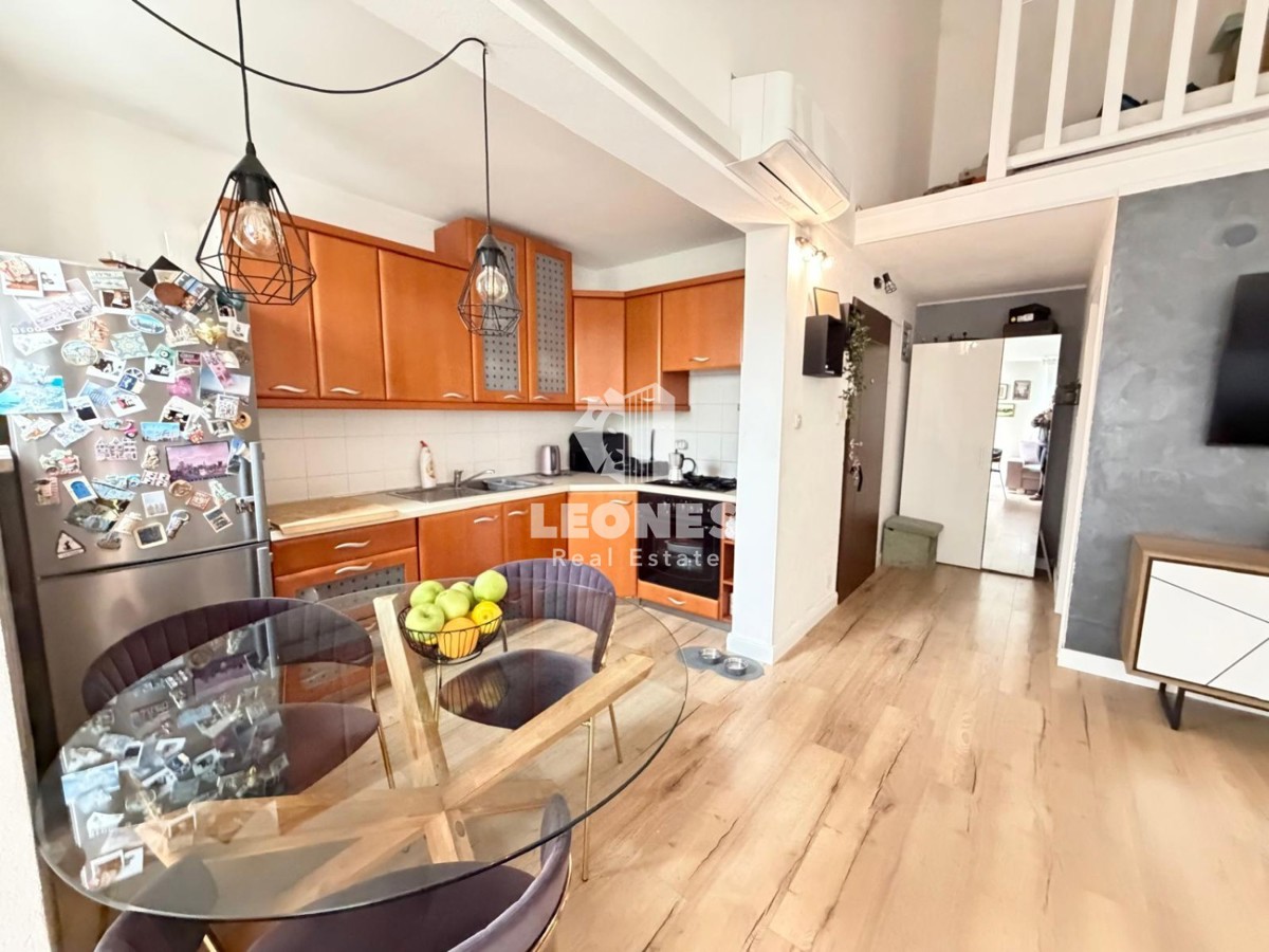 Wohnung mit zwei Schlafzimmern und Galerie in ruhiger Lage in Novigrad ...