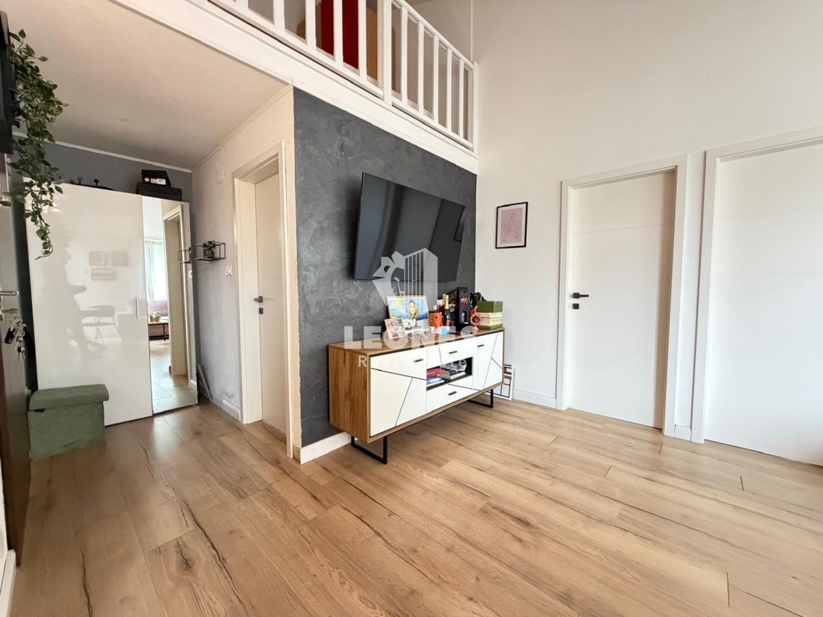 Wohnung mit zwei Schlafzimmern und Galerie in ruhiger Lage in Novigrad ...