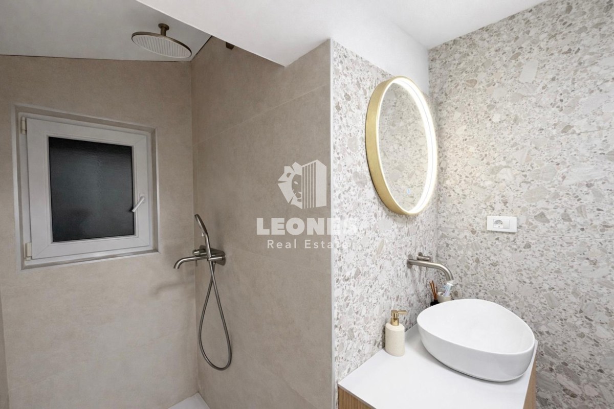 Wohnung mit zwei Schlafzimmern und Galerie in ruhiger Lage in Novigrad ...