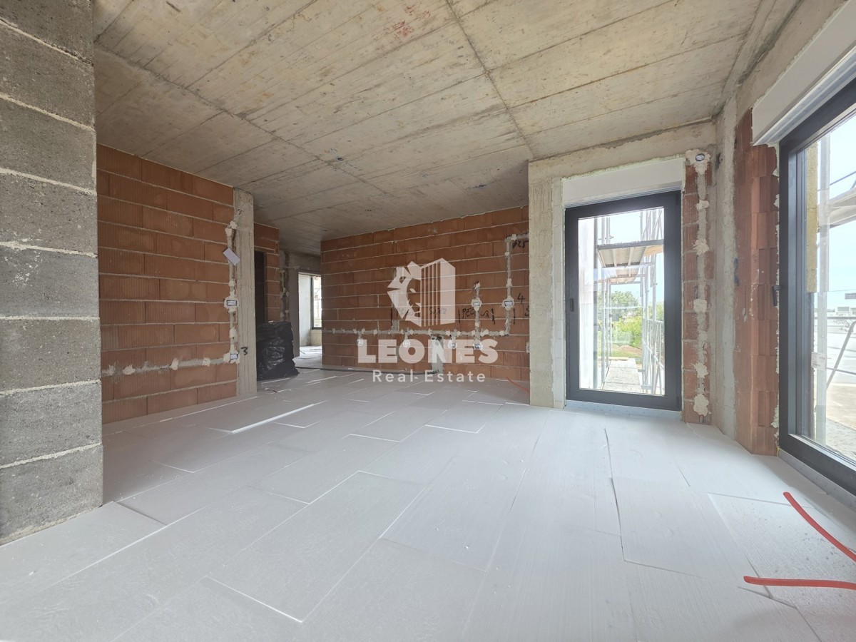 Appartamento moderno con giardino a 600 m dal mare, vicino a Umago