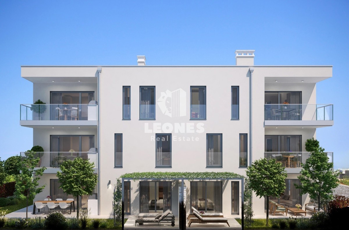 Appartamento moderno con giardino a 600 m dal mare, vicino a Umago