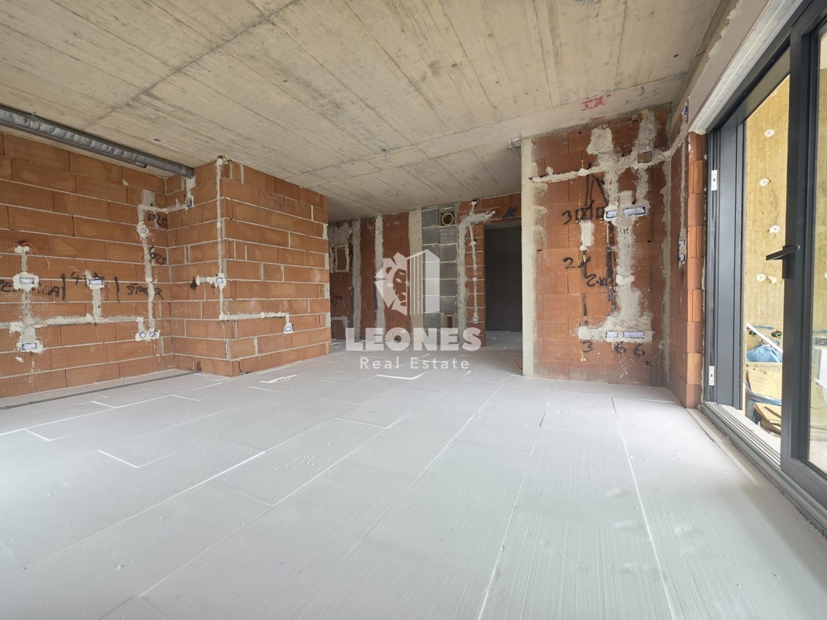 Appartamento moderno con giardino a 600 m dal mare, vicino a Umago