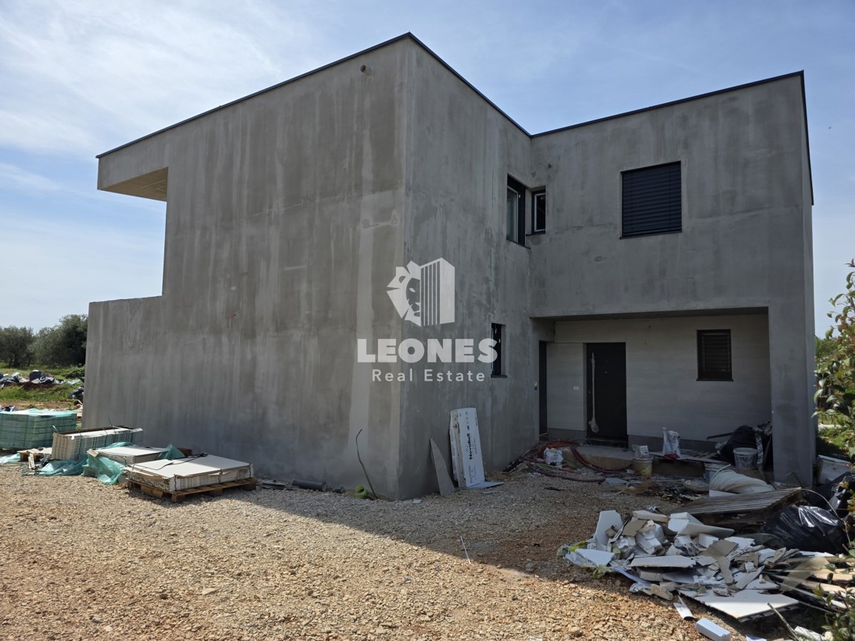 Casa bifamiliare in un ambiente tranquillo vicino a Umag - Umago, Lovrečica