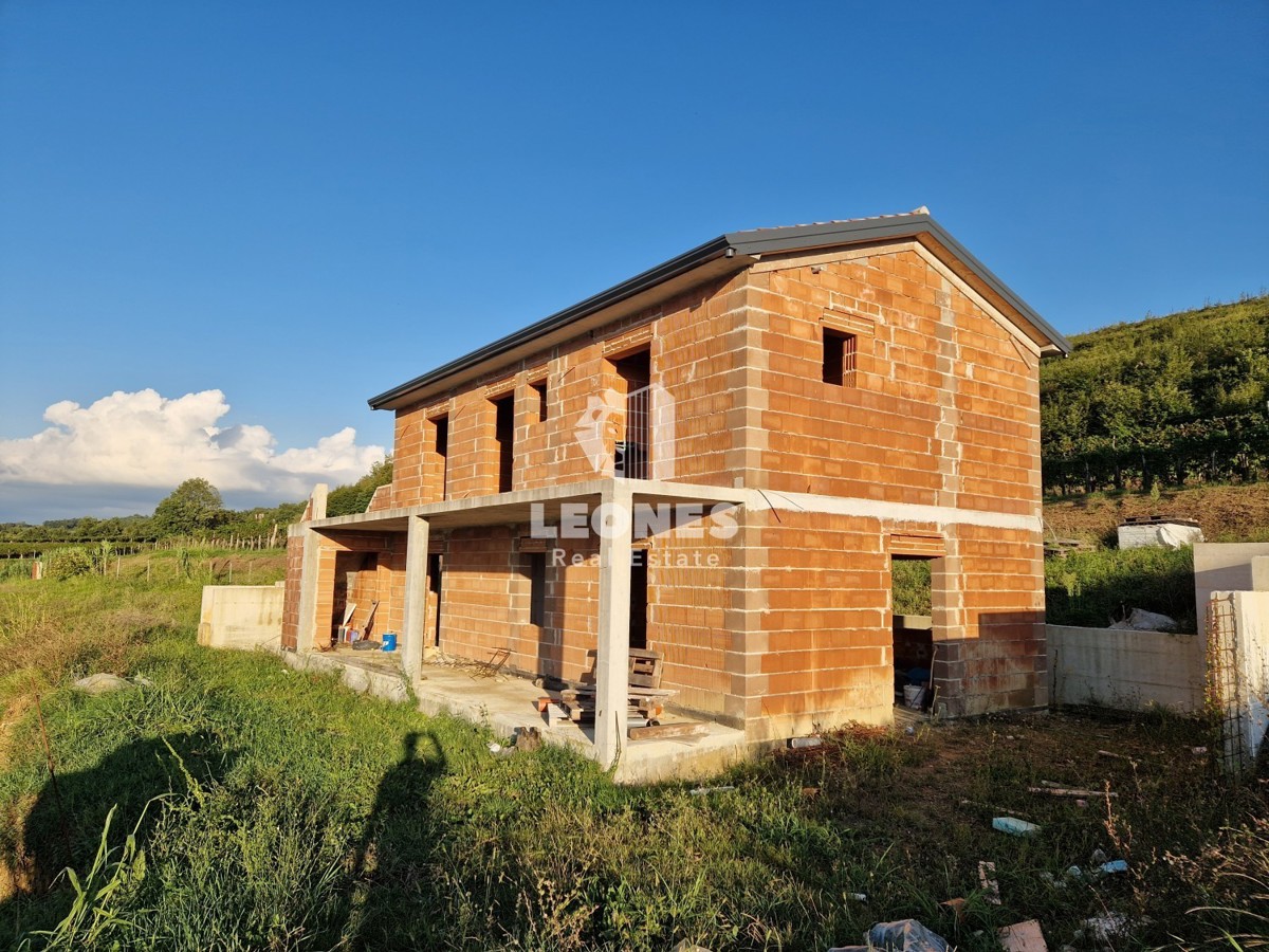 Bella casa con piscina in un ambiente tranquillo ai dintorni di Buje - Buie, Momiano