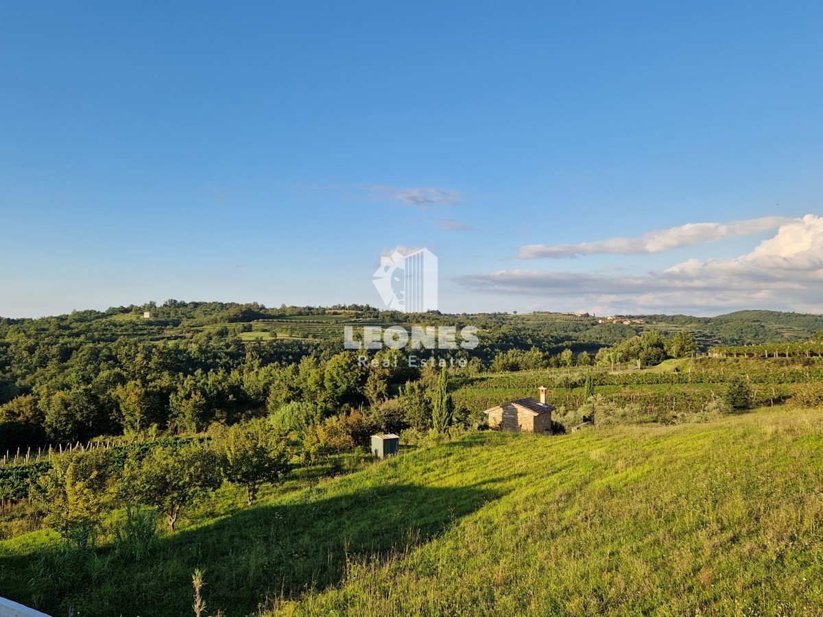 Bella casa con piscina in un ambiente tranquillo ai dintorni di Buje - Buie, Momiano
