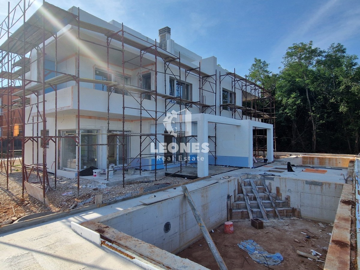 Moderna casa bifamiliare con piscina riscaldata e vista mare ai dintorni di Umag - Umago