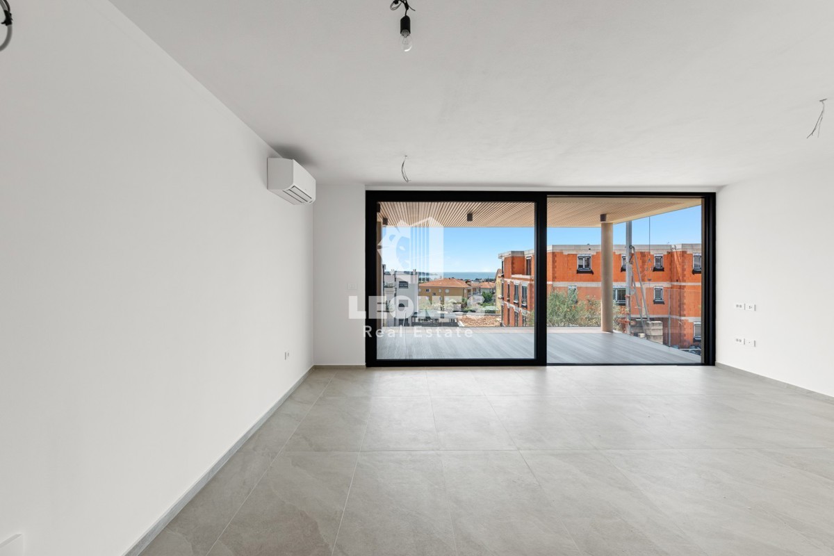 Appartamento di qualità con vista mare e ascensore in un nuovo edificio a Cittanova