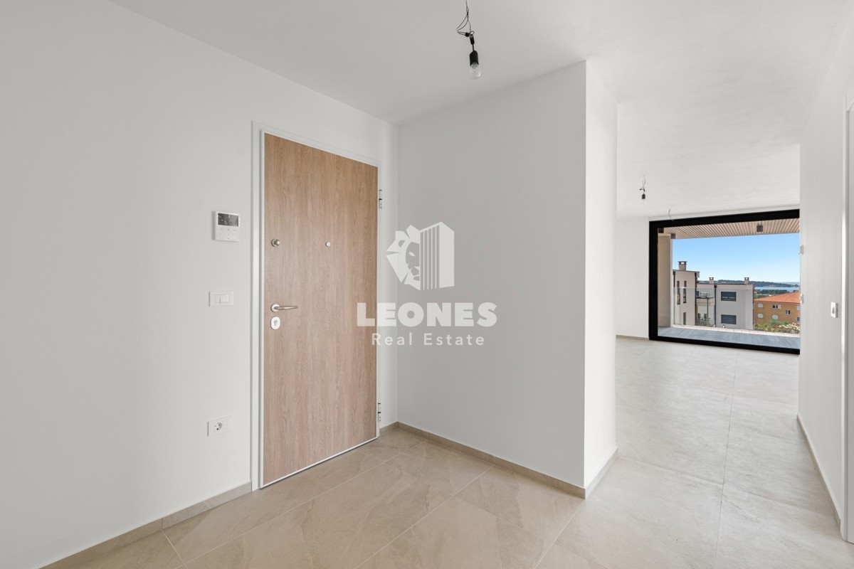 Appartamento di qualità con vista mare e ascensore in un nuovo edificio a Cittanova