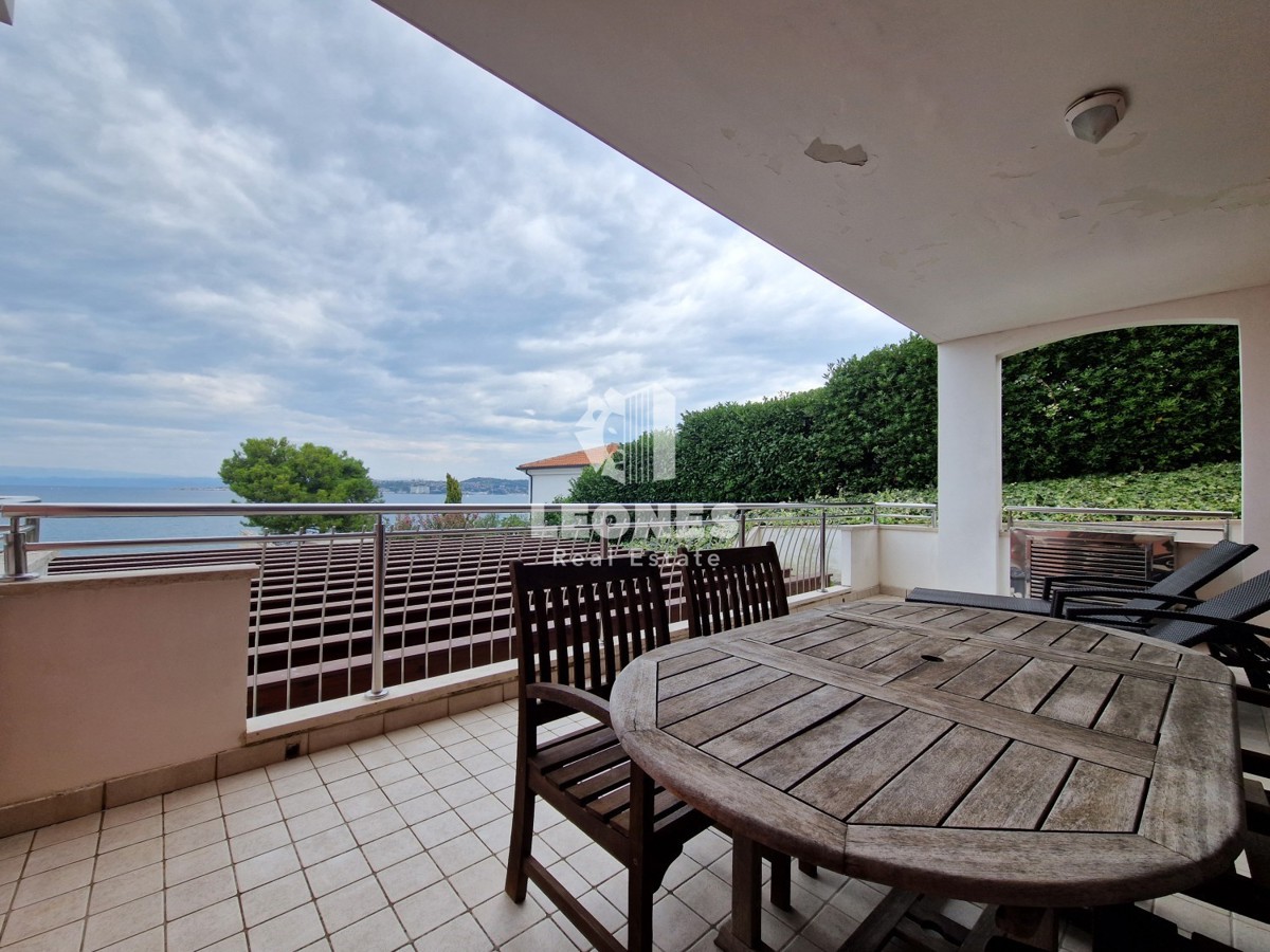 Appartamento con vista mare vicino a Umago, Crveni Vrh